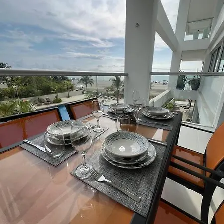 Apartamento Beachfront Luxury *