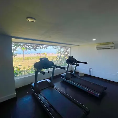 Beachfront Luxury Apartamento *