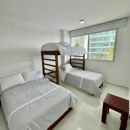 Beachfront Luxury Apartamento *