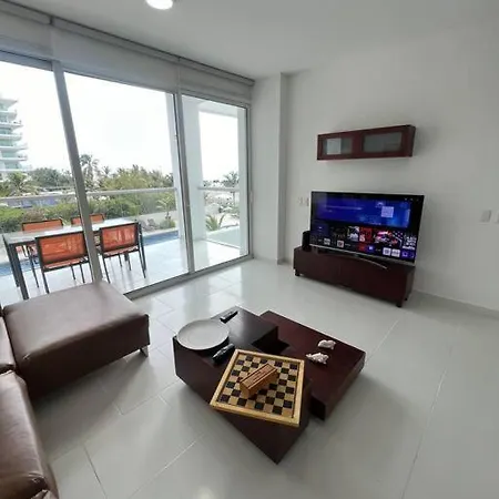 Beachfront Luxury Apartamento