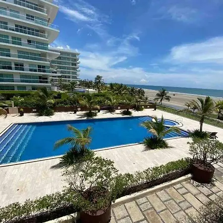 Beachfront Luxury Apartamento